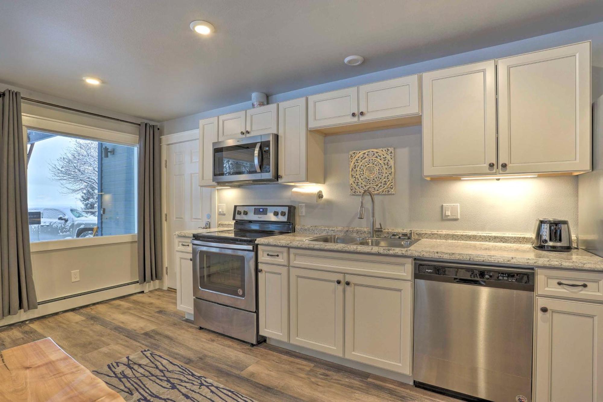 דירות Modern Anchorage Getaway, Steps From Coastal Trail מראה חיצוני תמונה